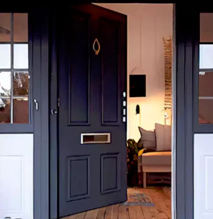 front door replacement in Trois-Rivieres, QC