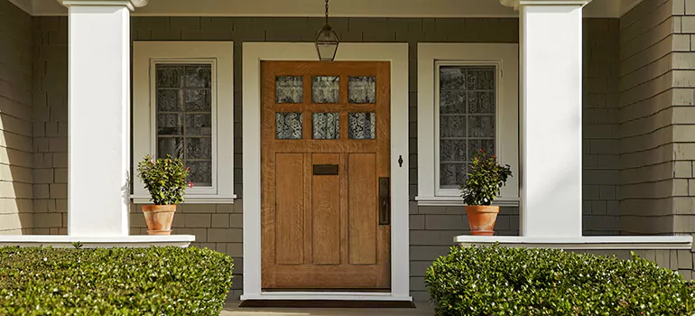 Craftsman Style Door in Pointe-du-Lac, Quebec