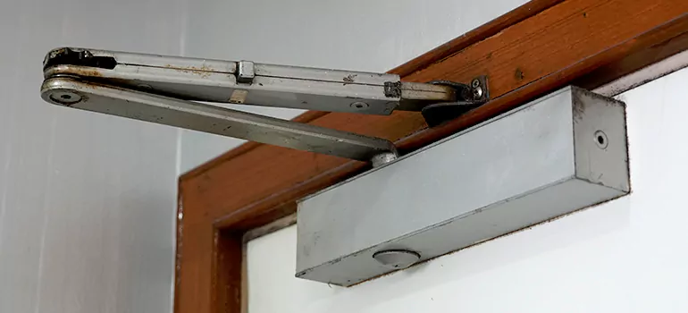 Door Closer Setup in Notre-Dame-du-Mont-Carmel, QC