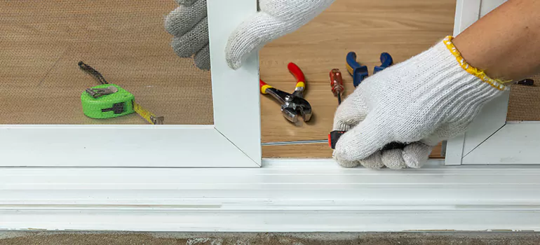 Installing Garage Door Rails in Pointe-du-Lac, QC