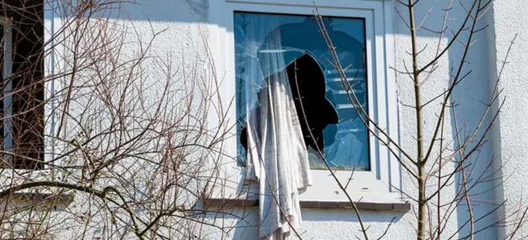 Storm Window Installation Contractors in Saint-etienne-des-Gres, Quebec