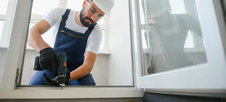 Replace Broken Window Pane in Sainte-Genevieve, QC