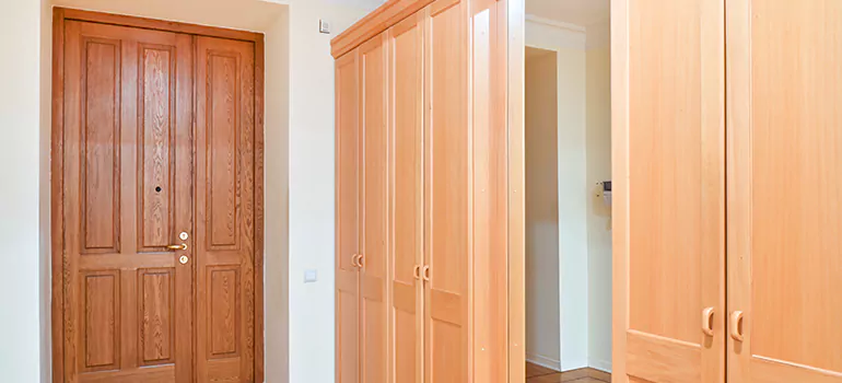 Glass Closet Door Repair in Notre-Dame-du-Mont-Carmel, Quebec