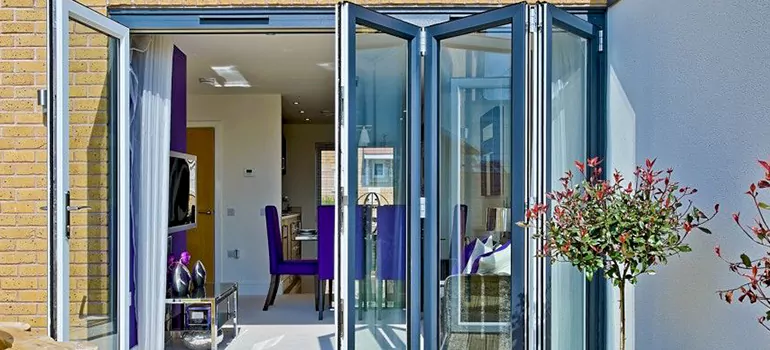 Commercial Door Glass Repair in Saint-Thomas, QC