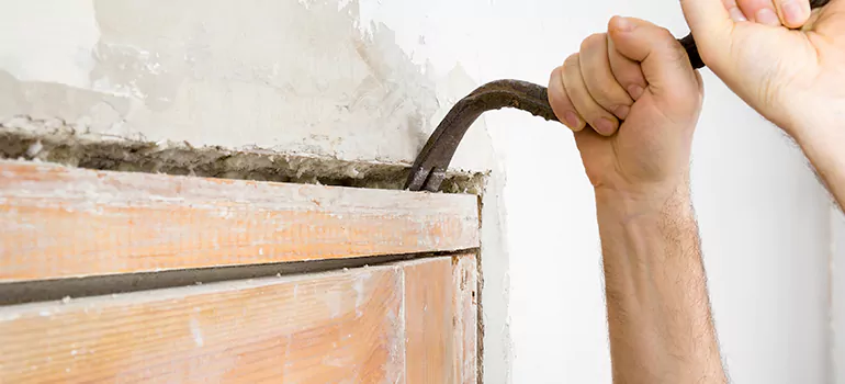 Metal Door Jamb Repair in Saint-Thomas, QC