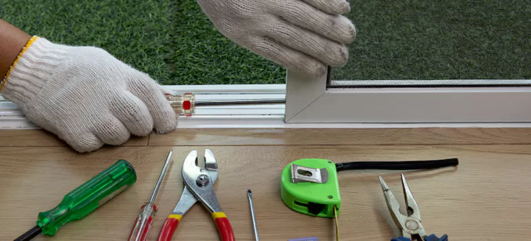 Garage Door Rail Installation in Pointe-du-Lac, QC