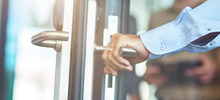 Push Bar For Commercial Doors in Notre-Dame-du-Mont-Carmel, QC
