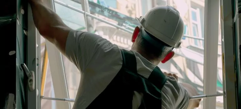 Install Exterior Storm Windows in Saint-etienne-des-Gres, QC