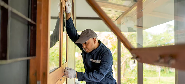 Double Hung Vinyl Window Sash Replacement in Sainte-Genevieve, QC